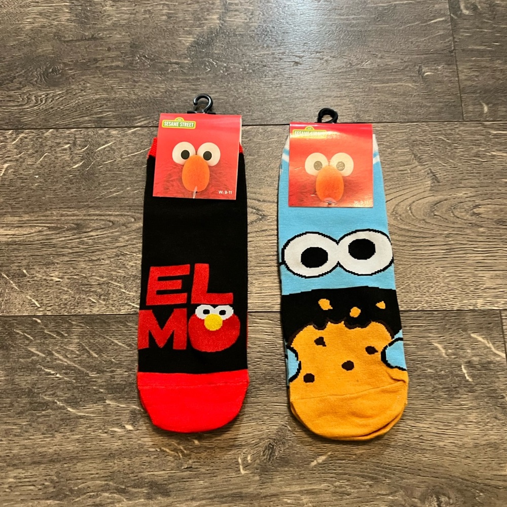 Set of 2 PRS of Sesame Street Ankle High Socks SZ 9-11 NWT